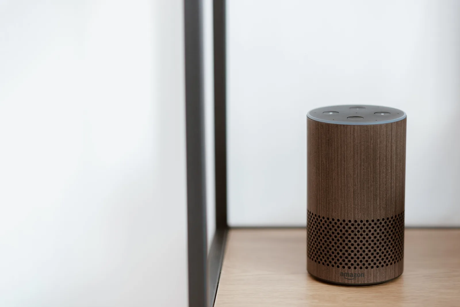 Classic cylindrical smart speaker