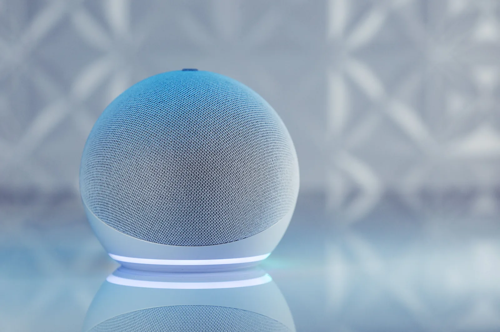 Round smart speaker